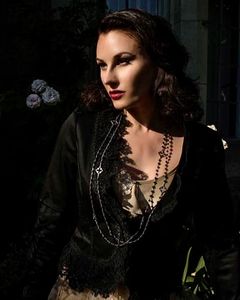 Dark Romance: How Gothic Necklaces Can Add a Touch of Mystery to Your Look