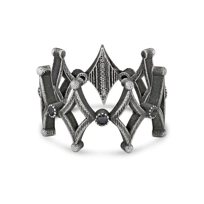 gothic ring - An eternity band of alternating design of diamond shape motifs and black diamond florals