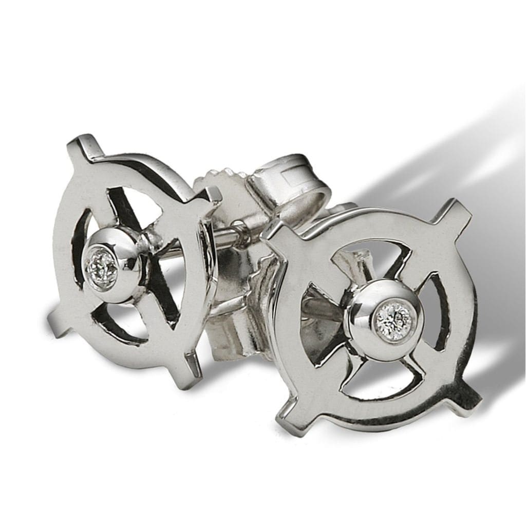 A bull’s eye stud earring that targets simplicity with polish metal and stone accent 
