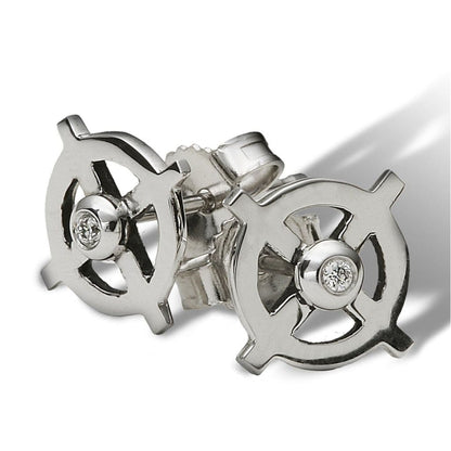 A bull’s eye stud earring that targets simplicity with polish metal and stone accent 